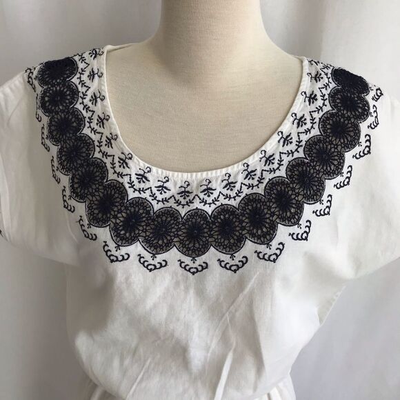 J.Crew Navy Embroidered Scalloped hem Dress Size 0 - Picture 3 of 13